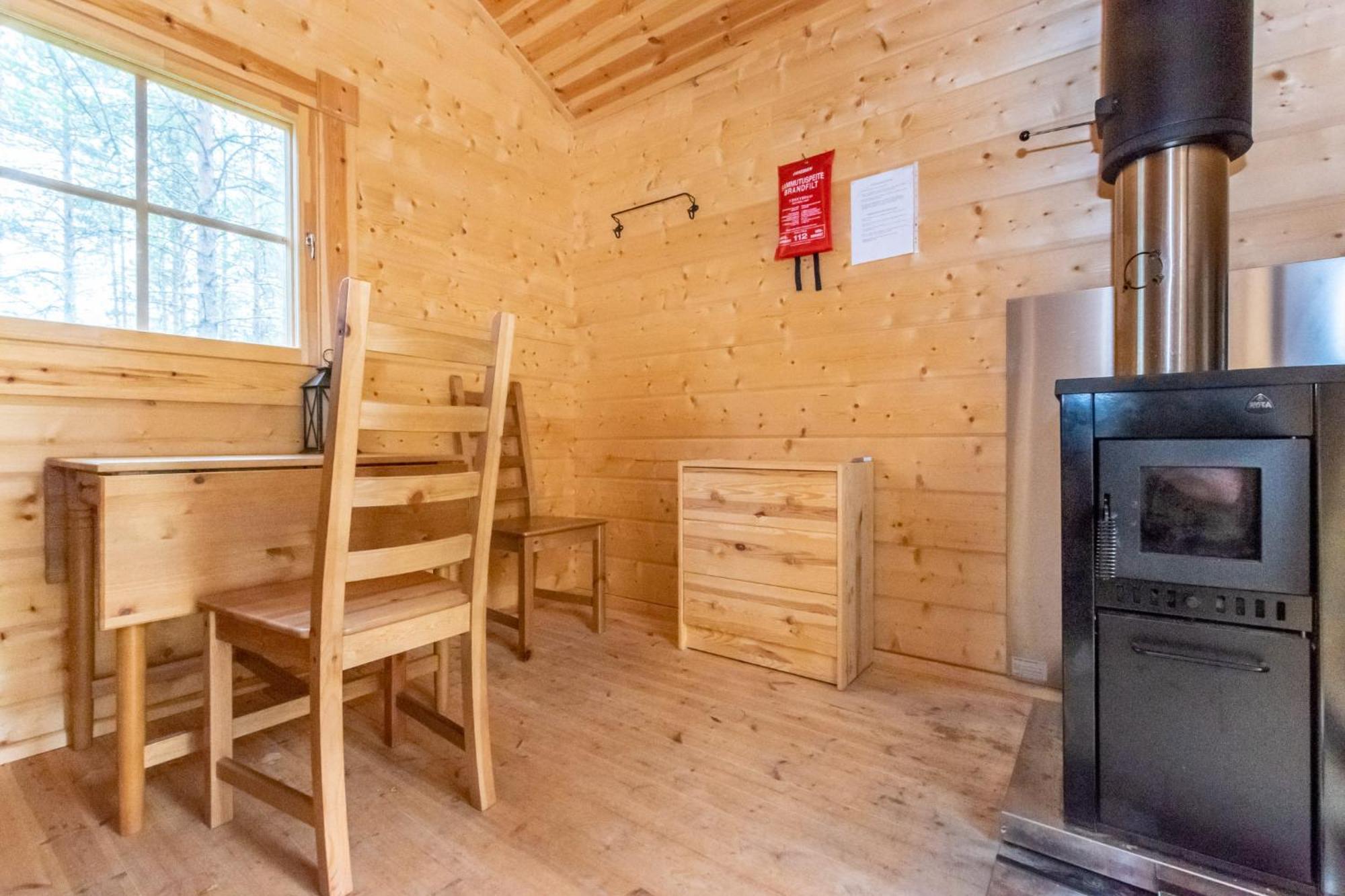 סאלה Karhunkierros Cabins & Huts מראה חיצוני תמונה